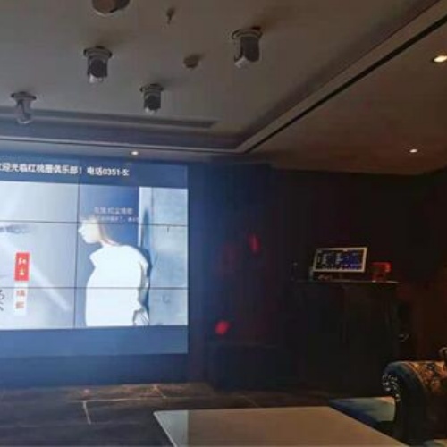 西宁夜总会招聘-时代之声西宁!N11娱乐会所招聘服务员提供住宿