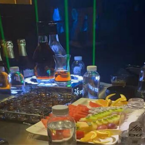 成都奢华夜总会急招KTV酒水促销员,无需押金,即刻加入